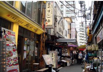 築地場外市場・お寿司屋が多い