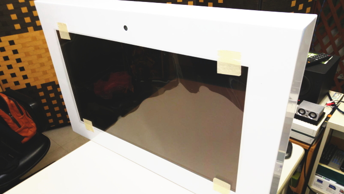 32インチ屋外用高輝度LCD