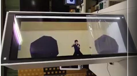 29インチ透明液晶BOX