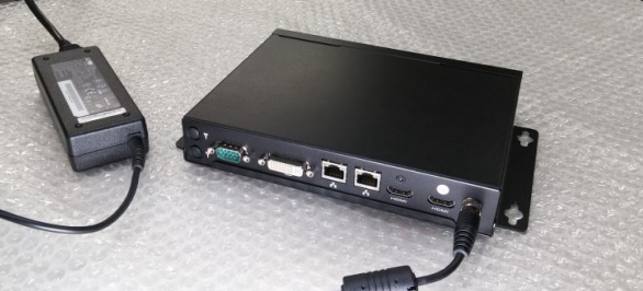 産業用PC裏